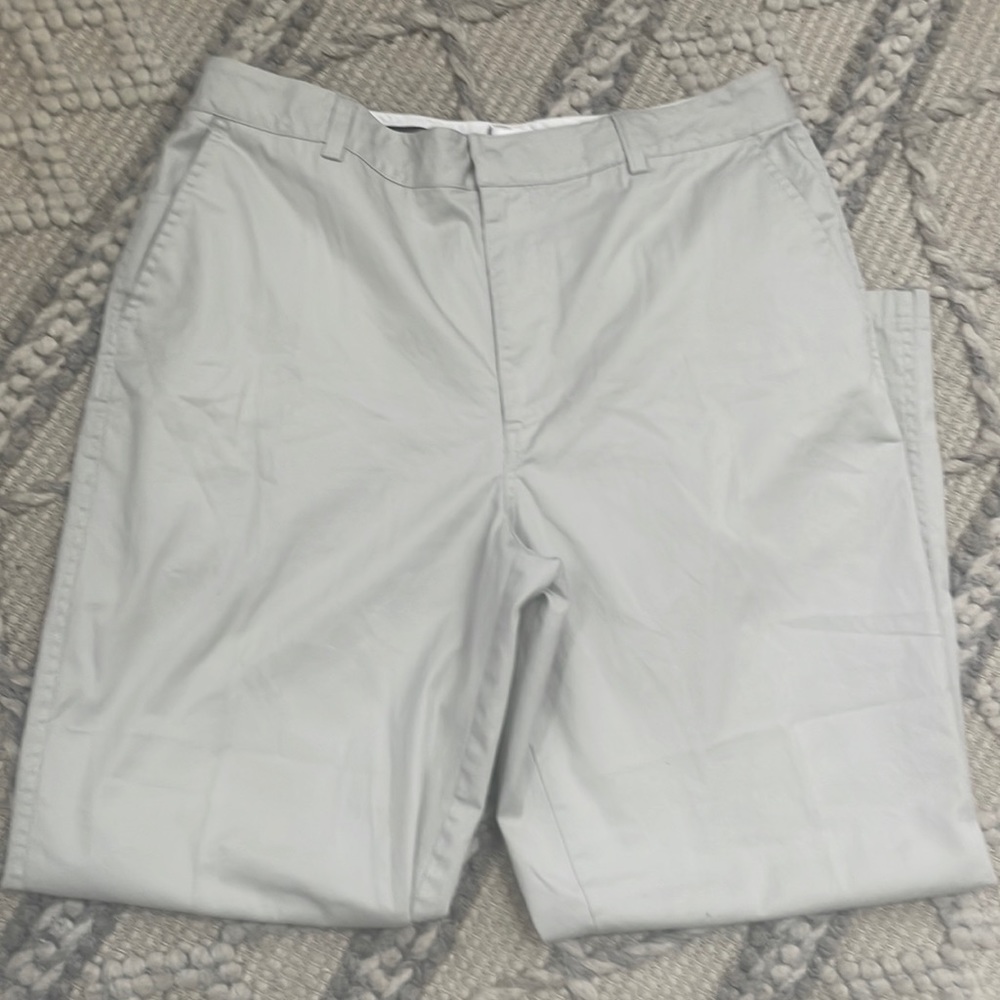 Zero Restriction men’s khaki active pants size 36x32 EUC